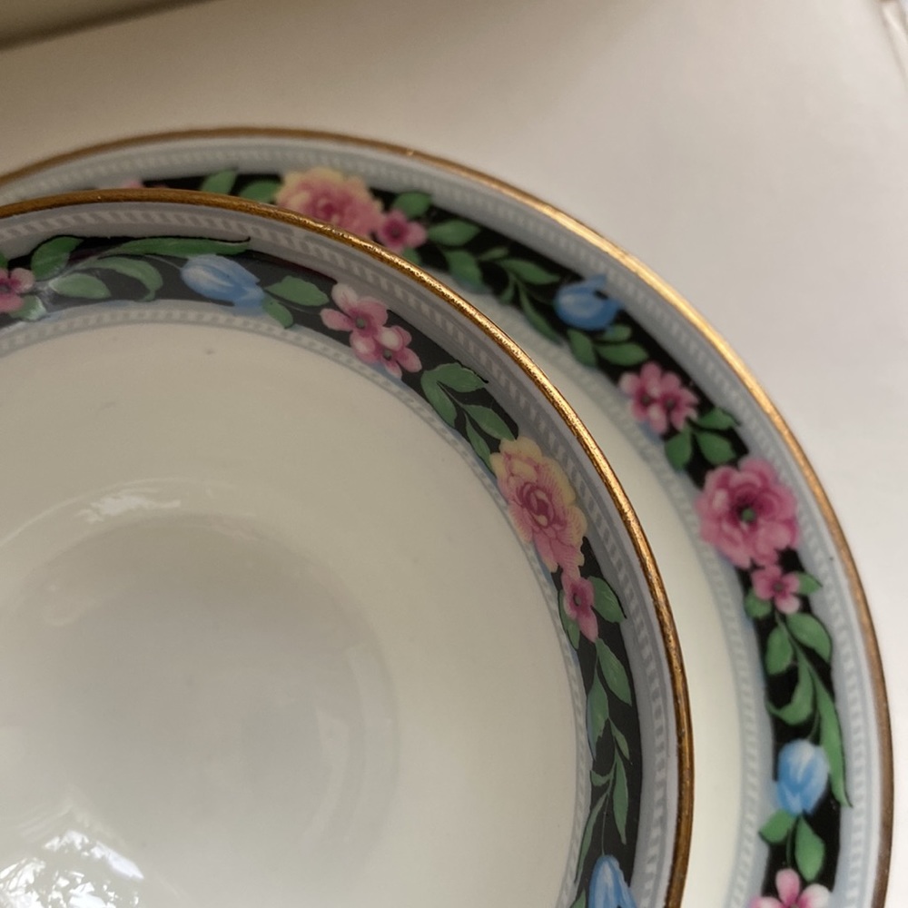 Vintage Ainsley Porcelain cup and saucer and 2 dessert plates. - Picture 5 of 8